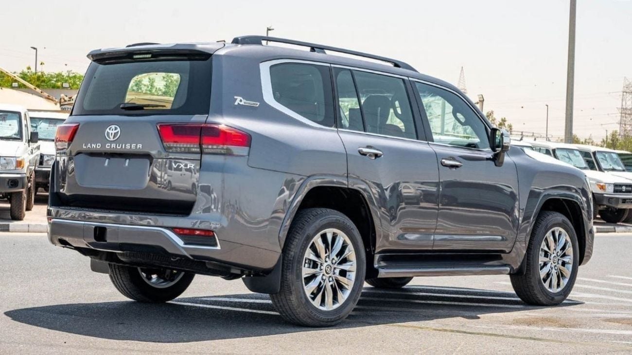 Toyota Land Cruiser 3.3 л 2025 г. Серый