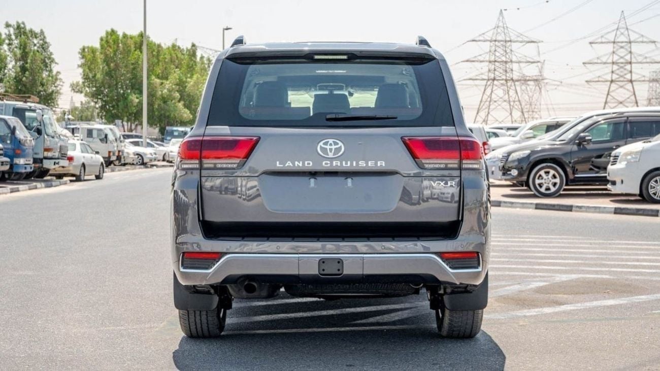 Toyota Land Cruiser 3.3 л 2025 г. Серый