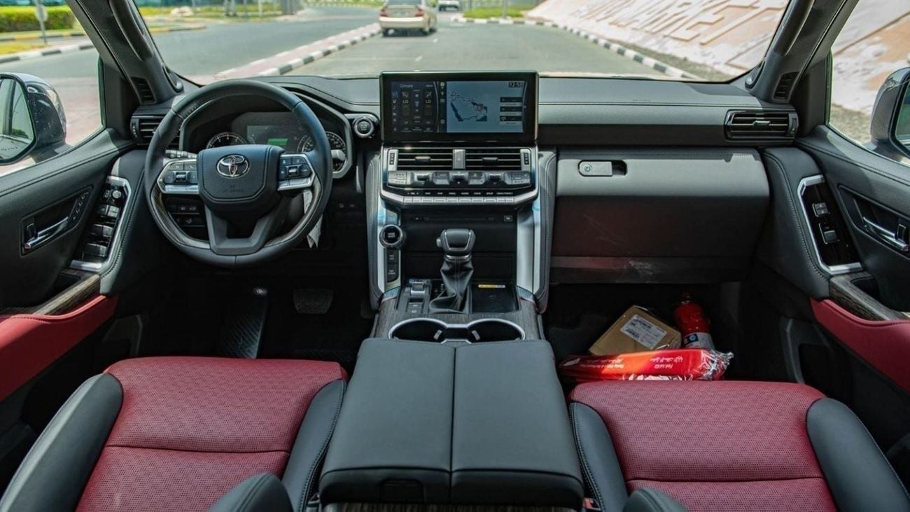Toyota Land Cruiser 3.5 л 2025 г. Серый