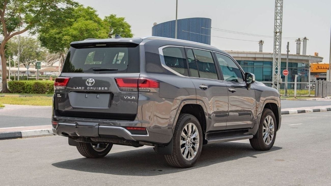 Toyota Land Cruiser 3.5 л 2025 г. Серый