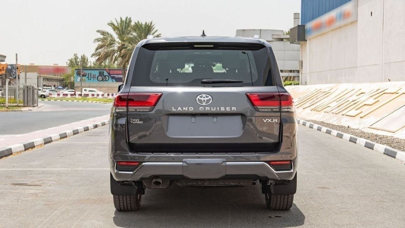 Toyota Land Cruiser 3.5 л 2025 г. Серый