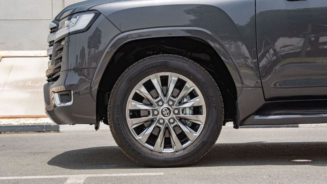 Toyota Land Cruiser 3.5 л 2025 г. Серый