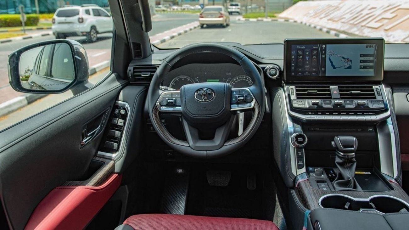 Toyota Land Cruiser 3.5 л 2025 г. Серый