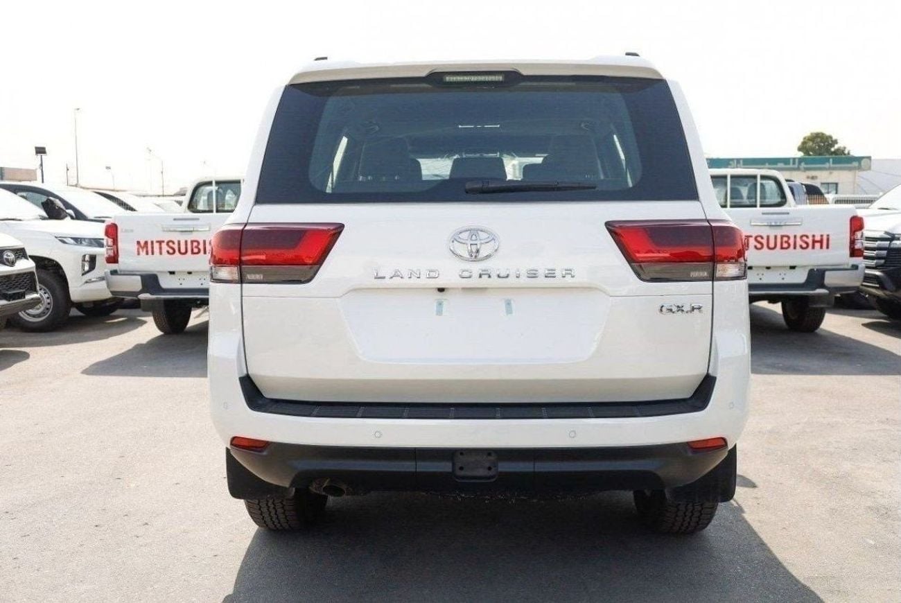 Toyota Land Cruiser 3.3 л 2025 г. Белый