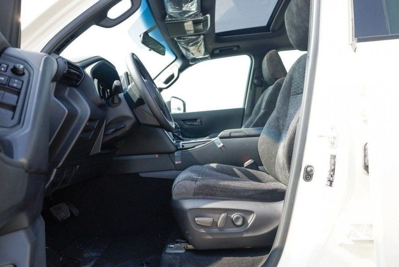 Toyota Land Cruiser 3.3 л 2025 г. Белый