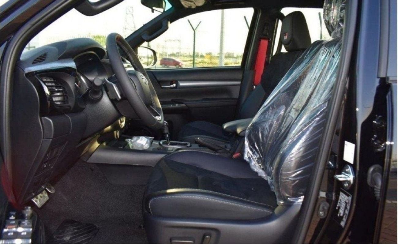 Toyota Hilux 4.0 л 2024 г. Чёрный