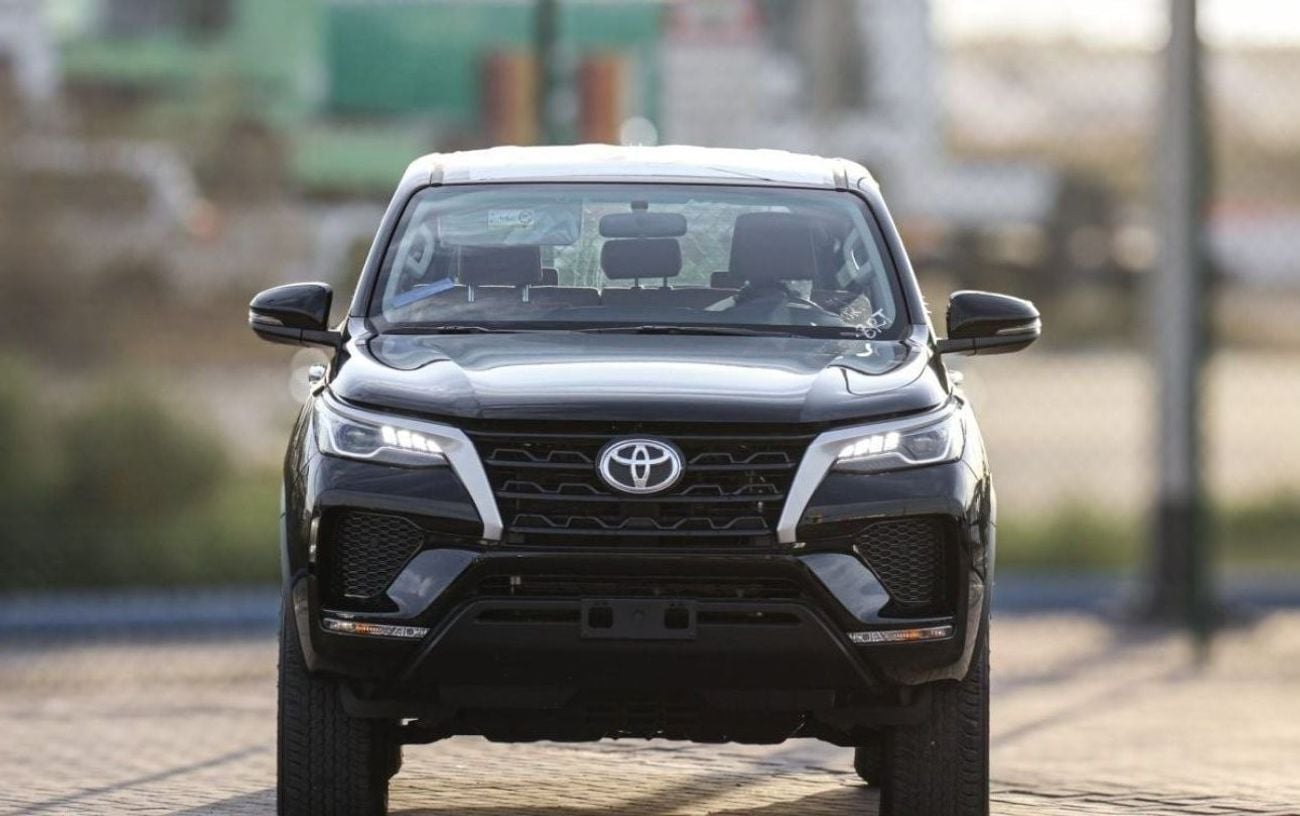 Toyota Fortuner 2.7 л 2025 г. Чёрный