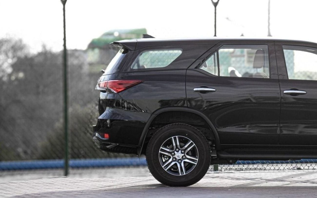 Toyota Fortuner 2.7 л 2025 г. Чёрный