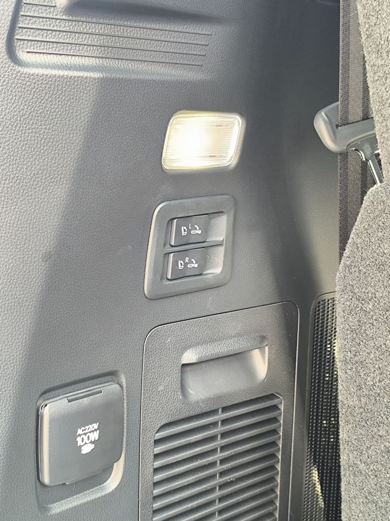 Toyota Land Cruiser 3.3 л 2026 г. Серый