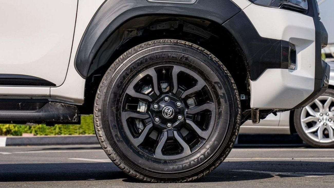 Toyota Hilux 2.8 л 2024 г. Чёрный