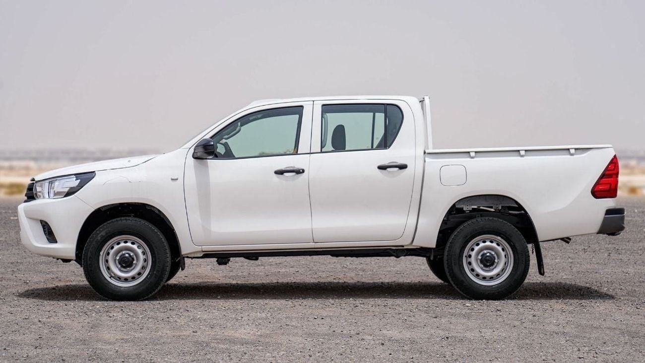 Toyota Hilux 2.4 л 2026 г. Белый