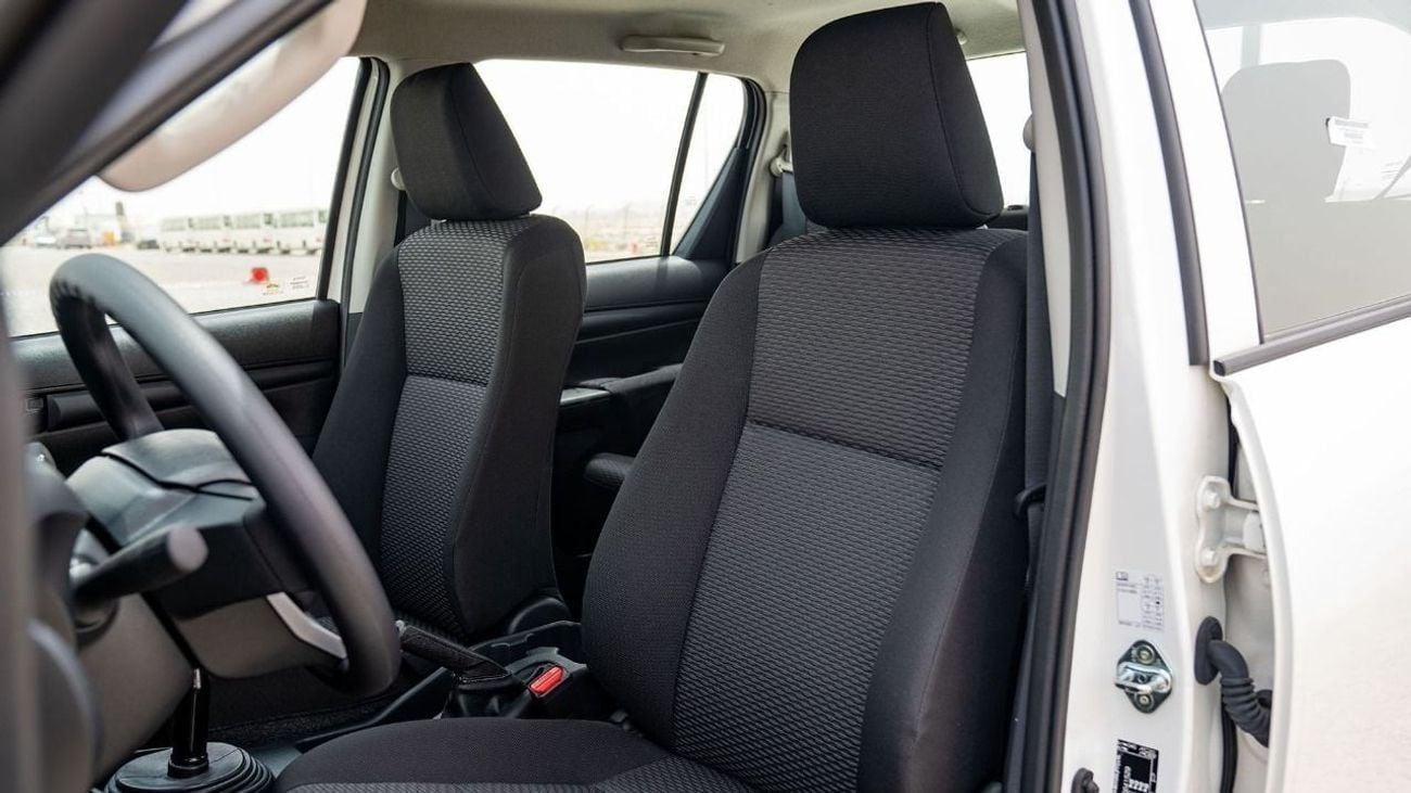 Toyota Hilux 2.4 л 2026 г. Белый