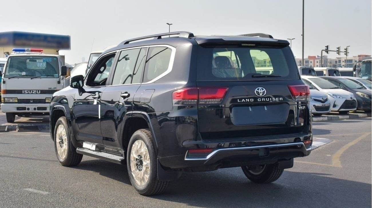 Toyota Land Cruiser 3.3 л 2025 г. Чёрный