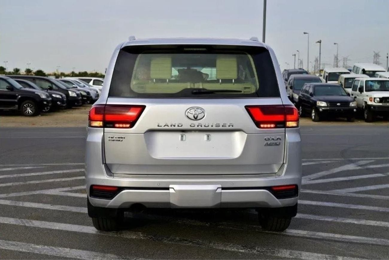 Toyota Land Cruiser 3.3 л 2024 г. Серебристый