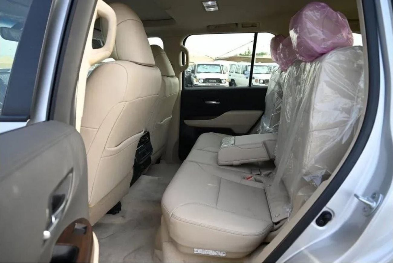 Toyota Land Cruiser 3.3 л 2024 г. Серебристый