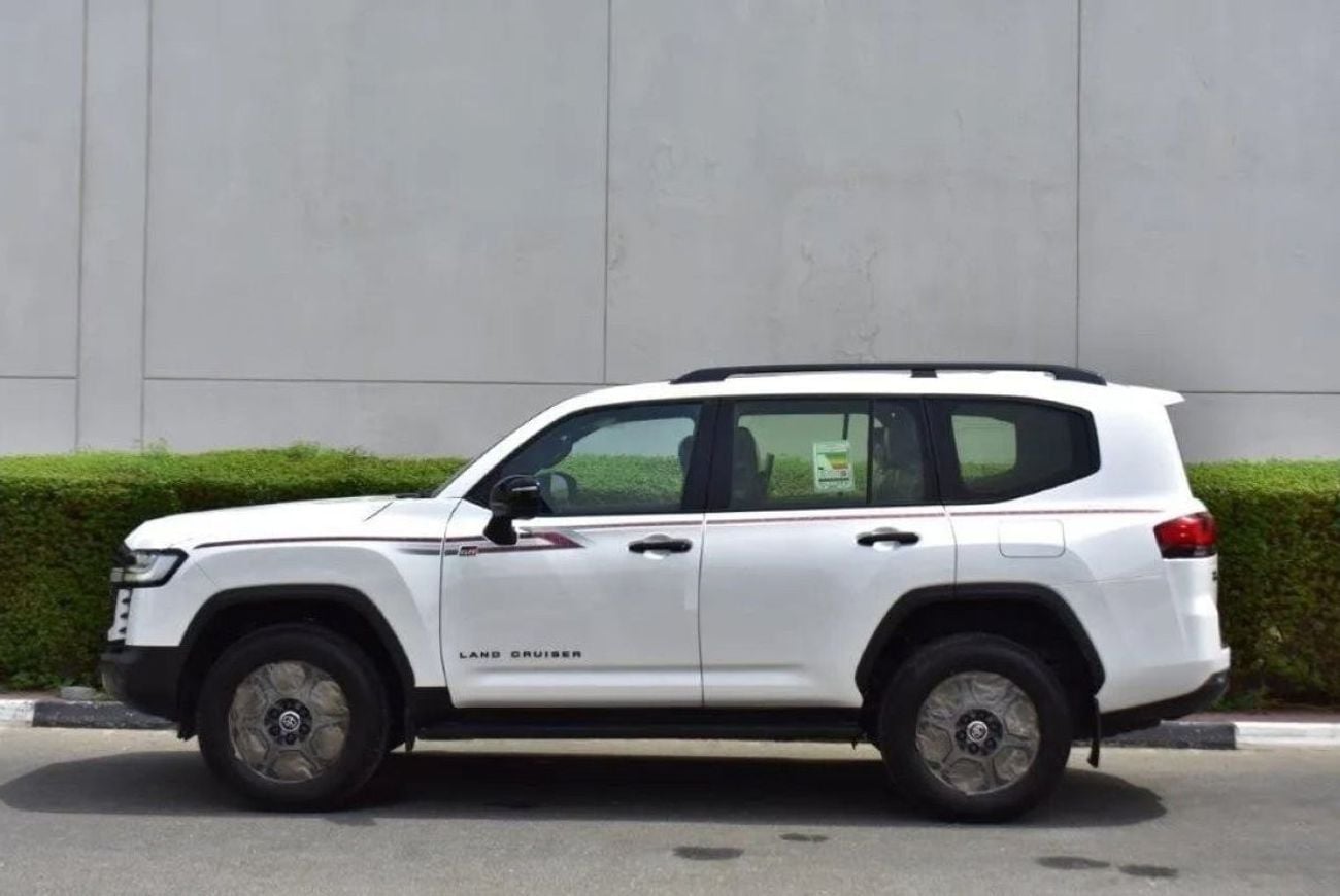 Toyota Land Cruiser 3.3 л 2024 г. Белый