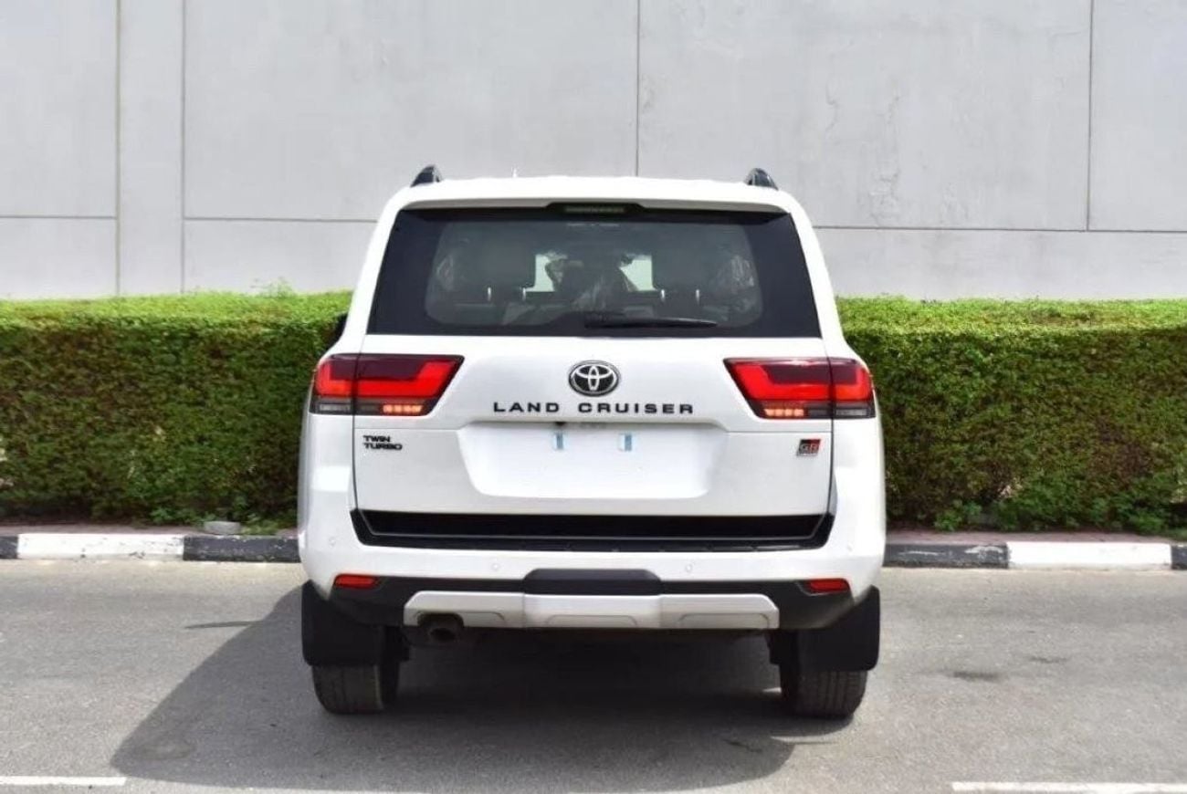 Toyota Land Cruiser 3.3 л 2024 г. Белый