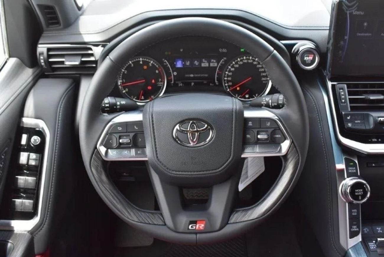 Toyota Land Cruiser 3.3 л 2024 г. Белый
