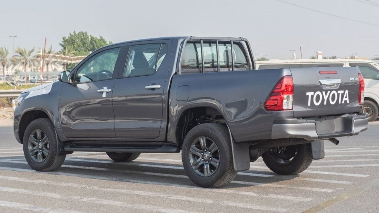 Toyota Hilux 2.4 л 2026 г. Белый