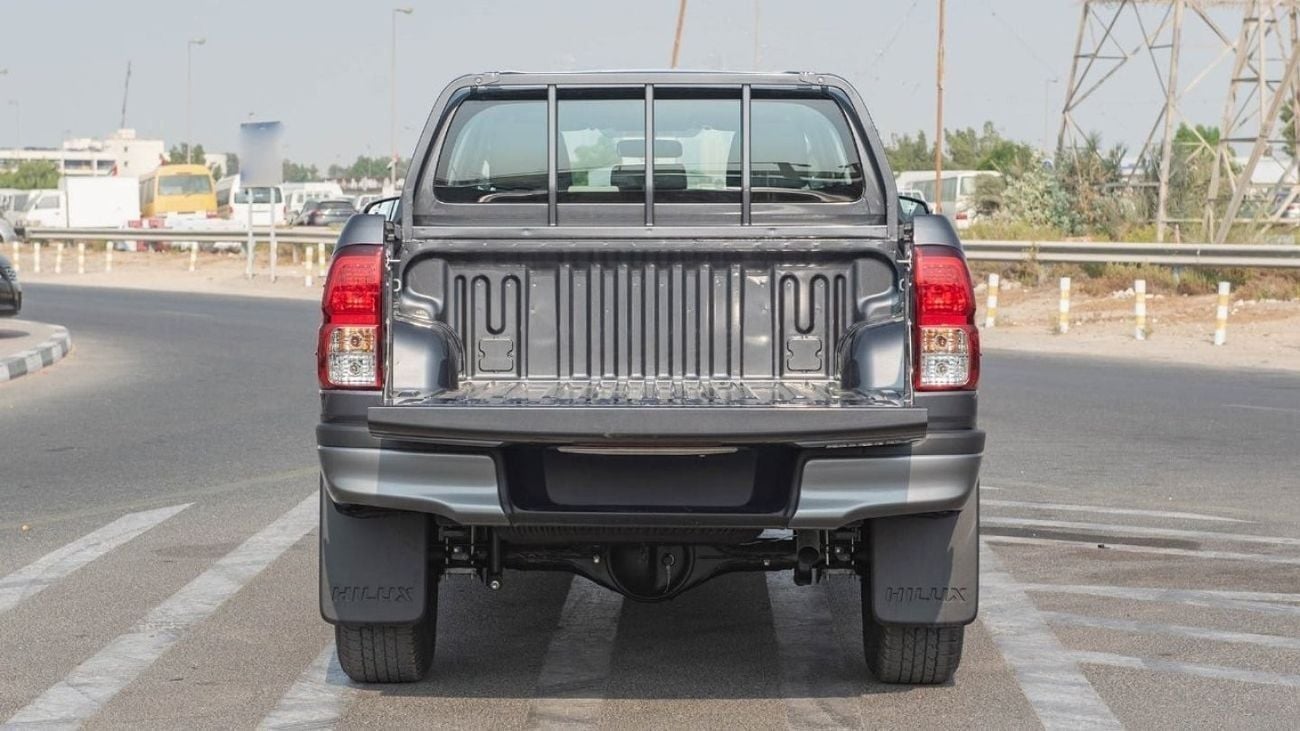 Toyota Hilux 2.4 л 2026 г. Белый