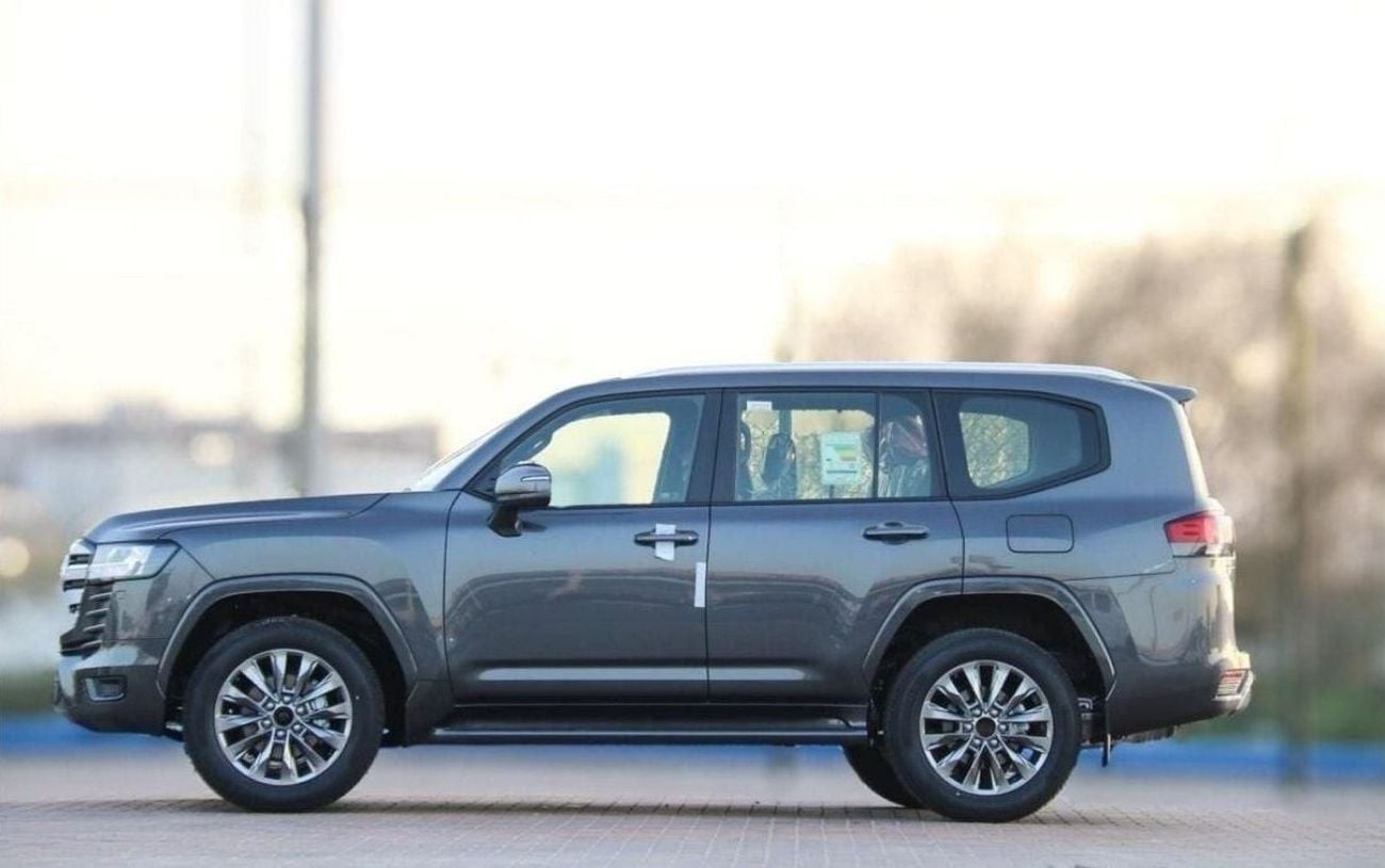Toyota Land Cruiser 3.5 л 2025 г. Серый
