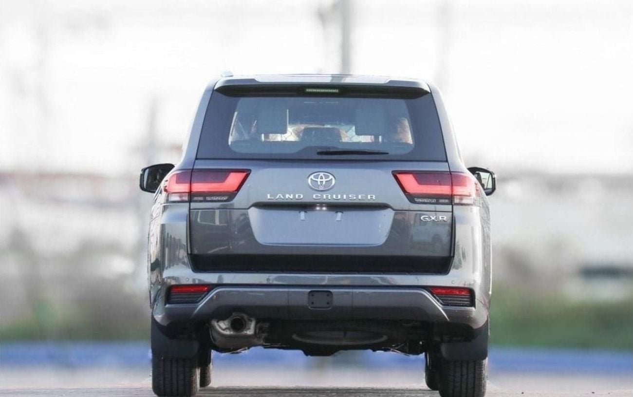 Toyota Land Cruiser 3.5 л 2025 г. Серый