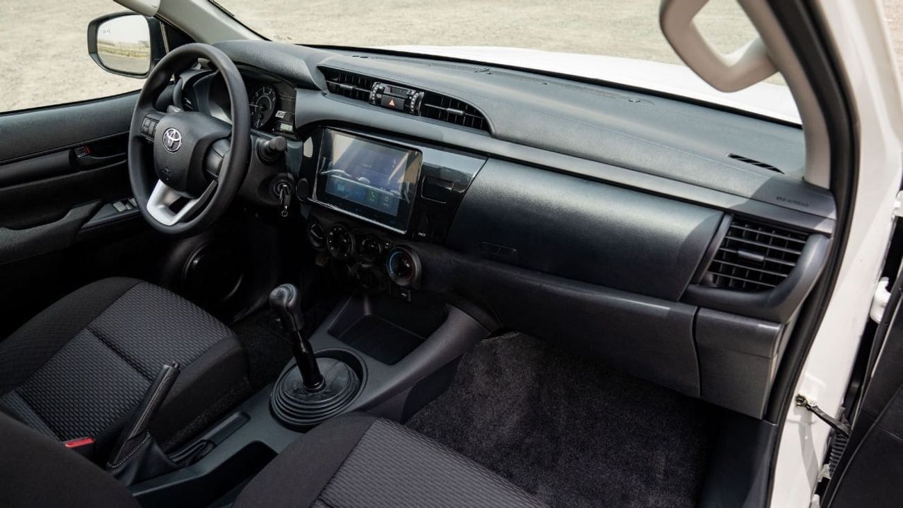 Toyota Hilux 2.4 л 2026 г. Белый