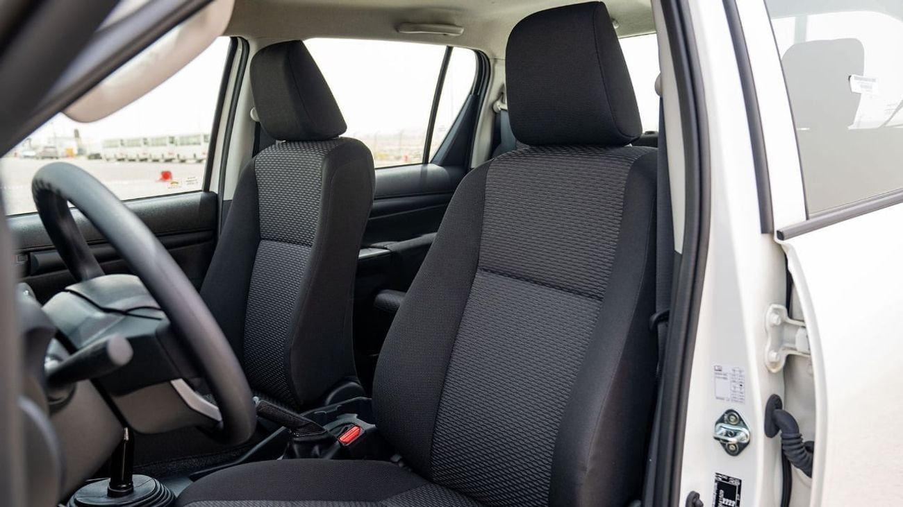 Toyota Hilux 2.4 л 2026 г. Белый