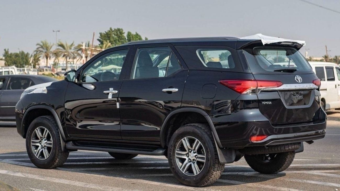 Toyota Fortuner 2.7 л 2026 г. Чёрный