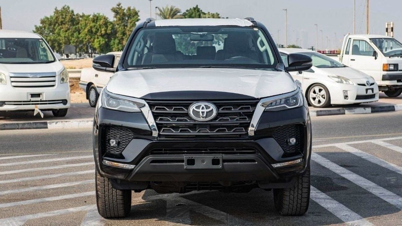 Toyota Fortuner 2.7 л 2026 г. Чёрный