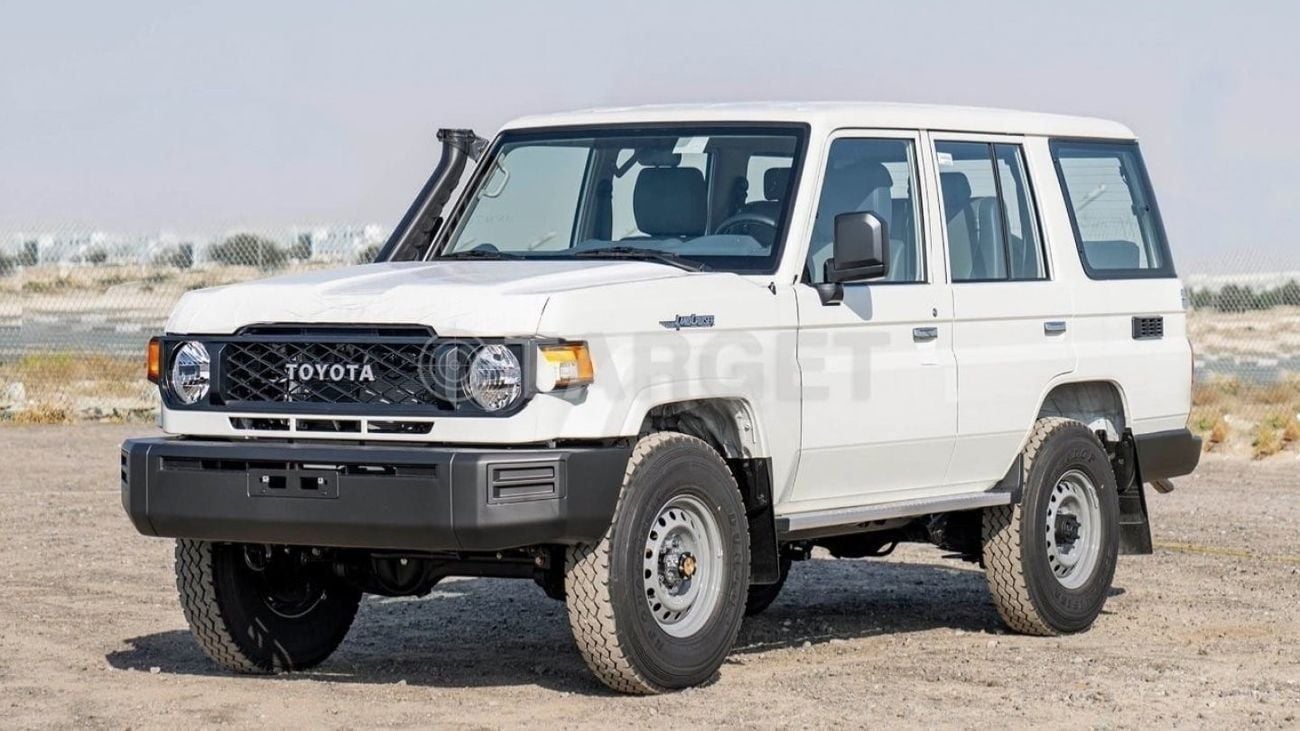 Toyota Land Cruiser 70 4.2 л 2026 г. Белый