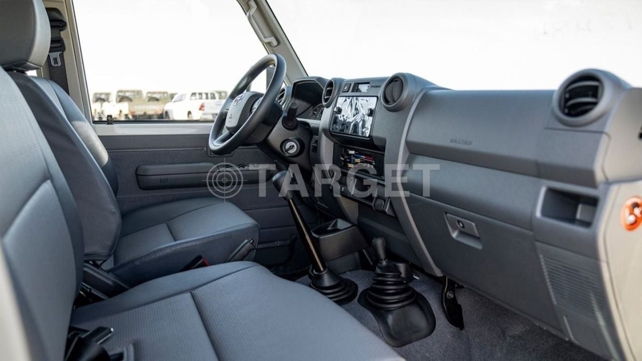 Toyota Land Cruiser 70 4.2 л 2026 г. Белый