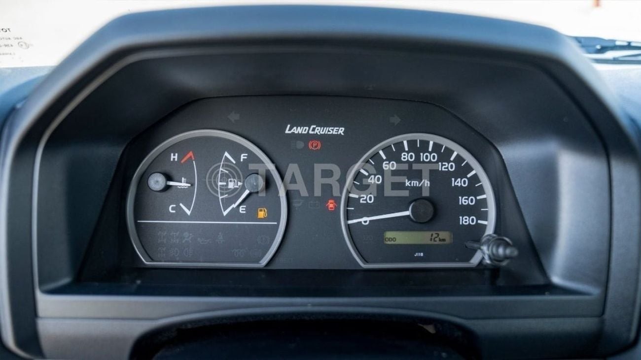 Toyota Land Cruiser 70 4.2 л 2026 г. Белый