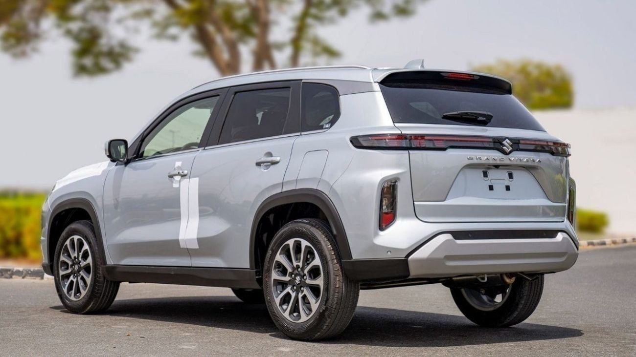Suzuki Grand Vitara 1.0 л 2026 г. Серебристый