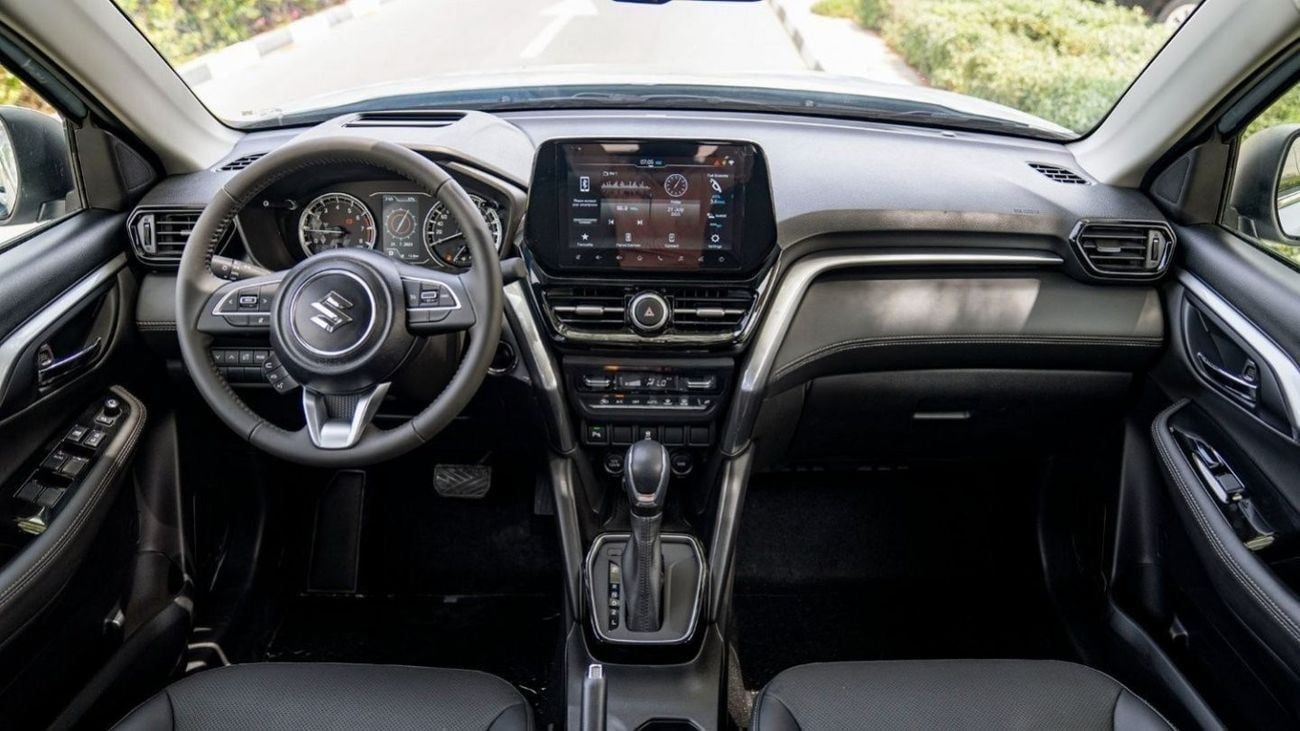 Suzuki Grand Vitara 1.0 л 2026 г. Серебристый
