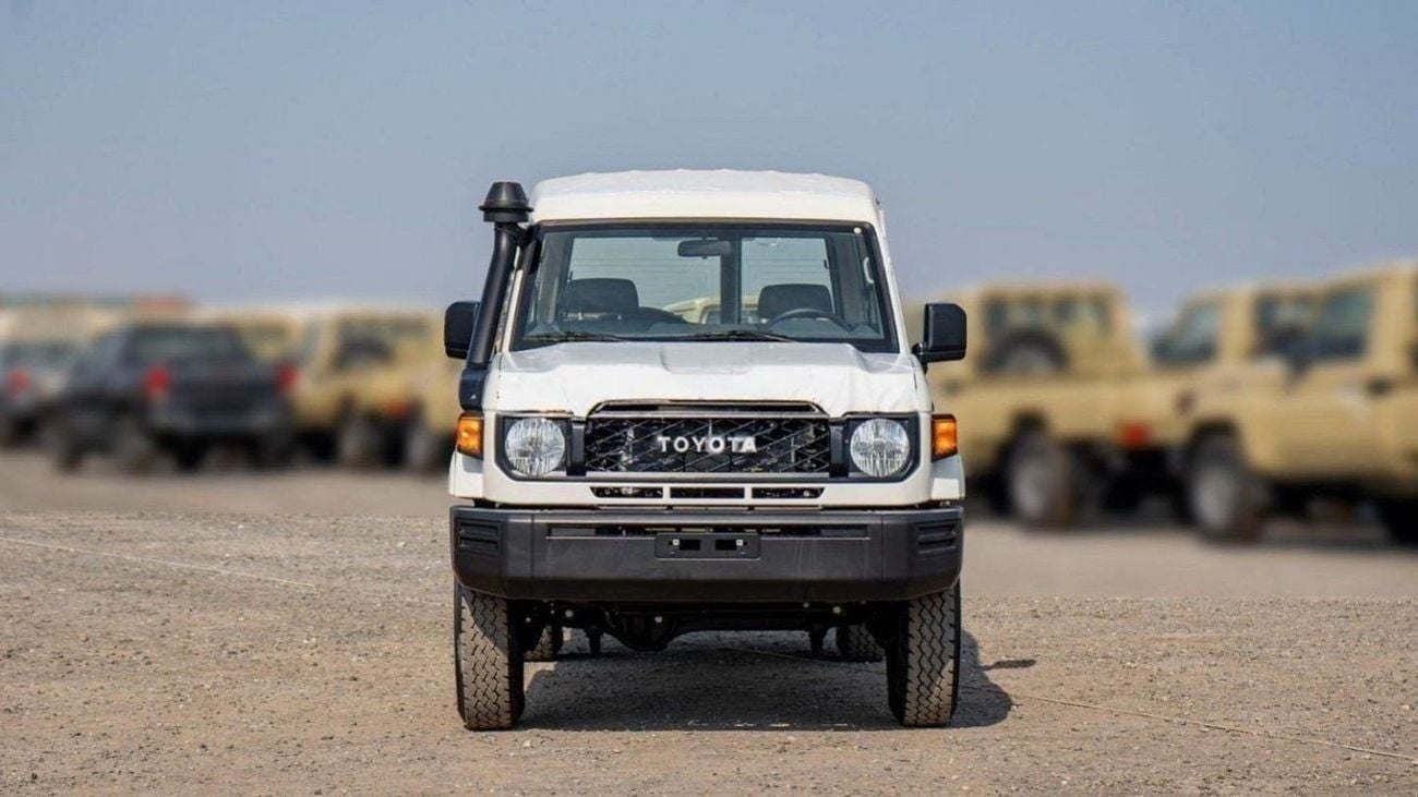 Toyota Land Cruiser 70 4.2 л 2026 г. Белый