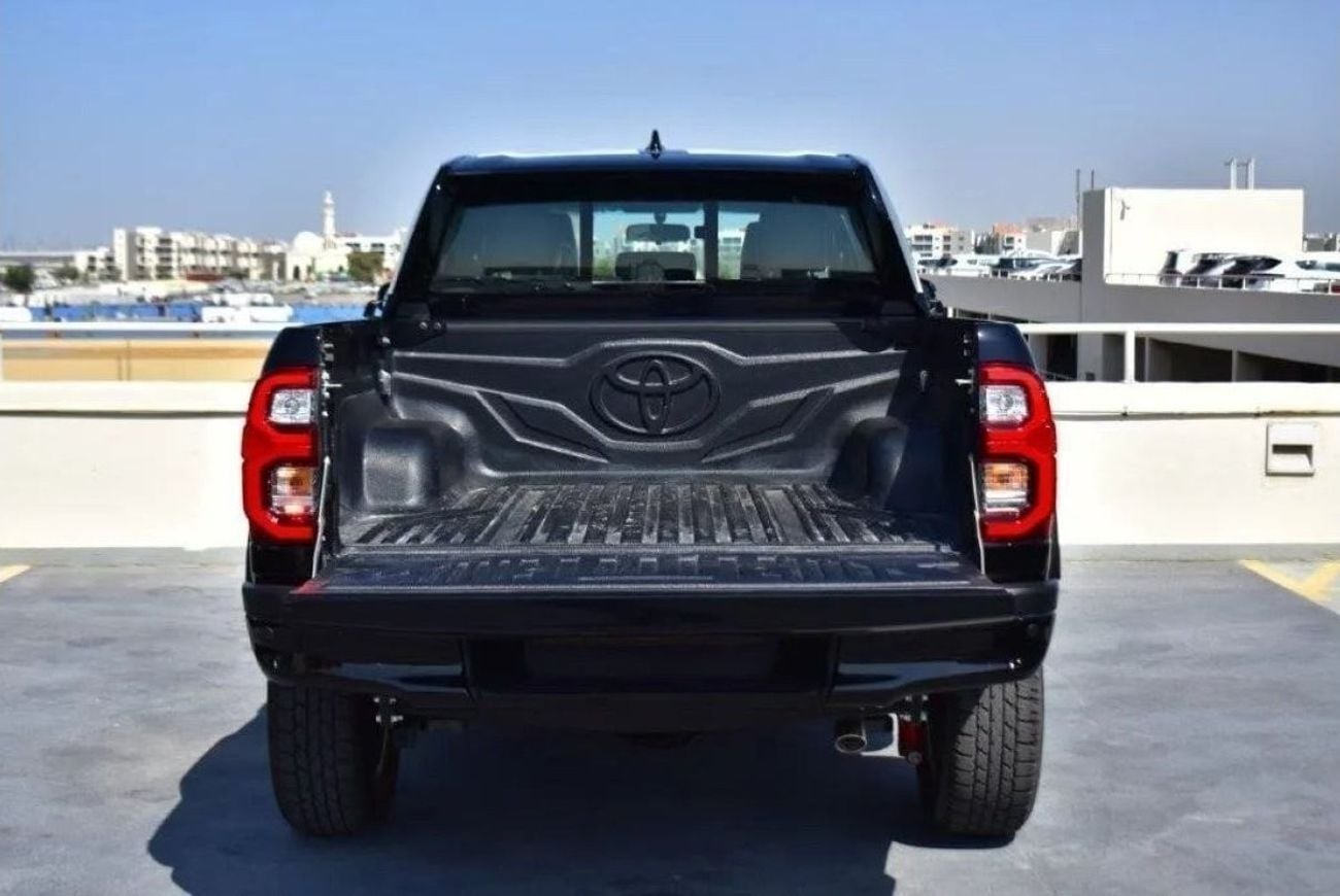 Toyota Hilux 4.0 л 2026 г. Чёрный