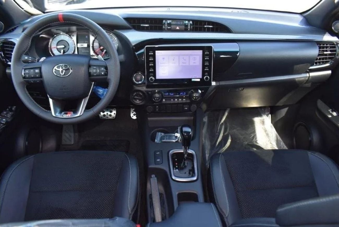 Toyota Hilux 4.0 л 2026 г. Чёрный