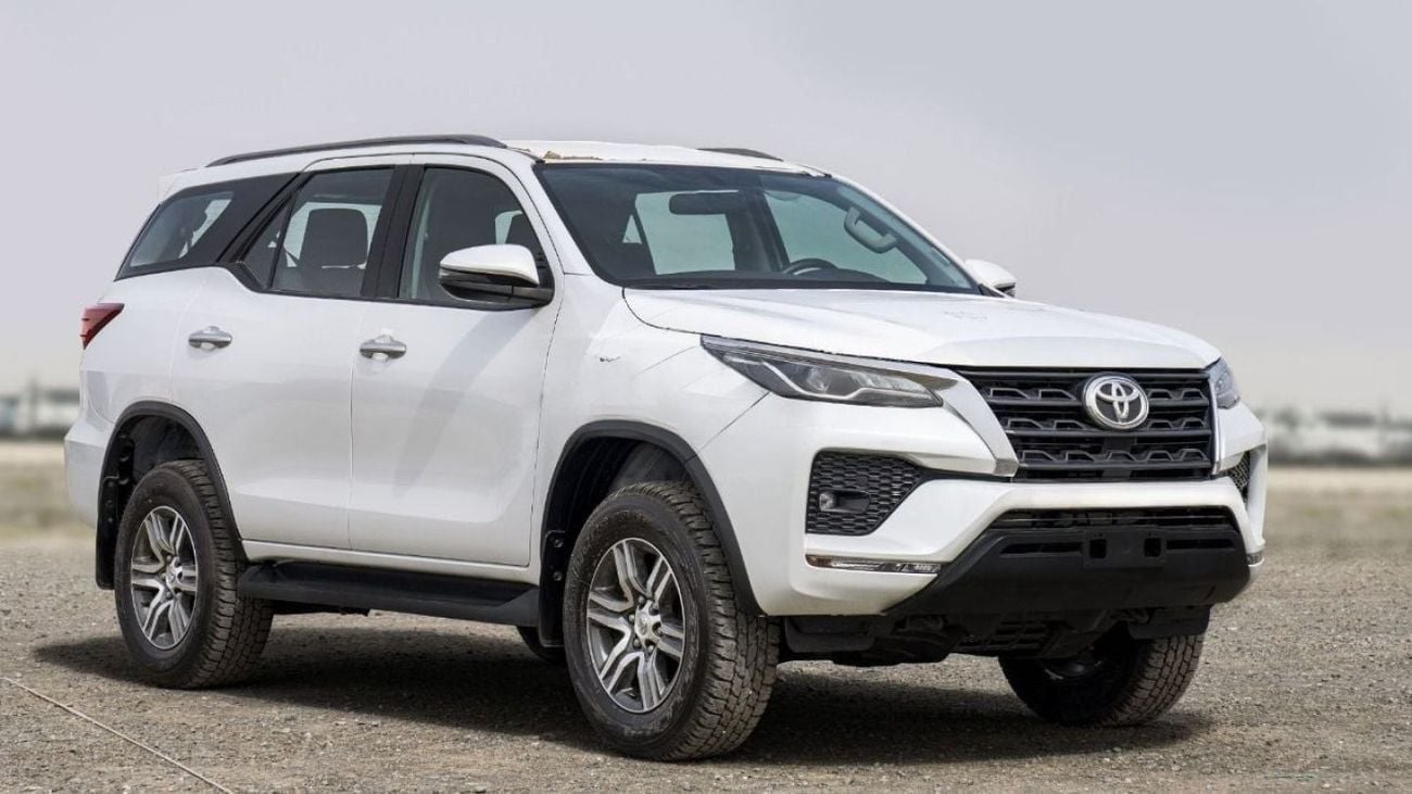 Toyota Fortuner 2.4 л 2025 г. Белый
