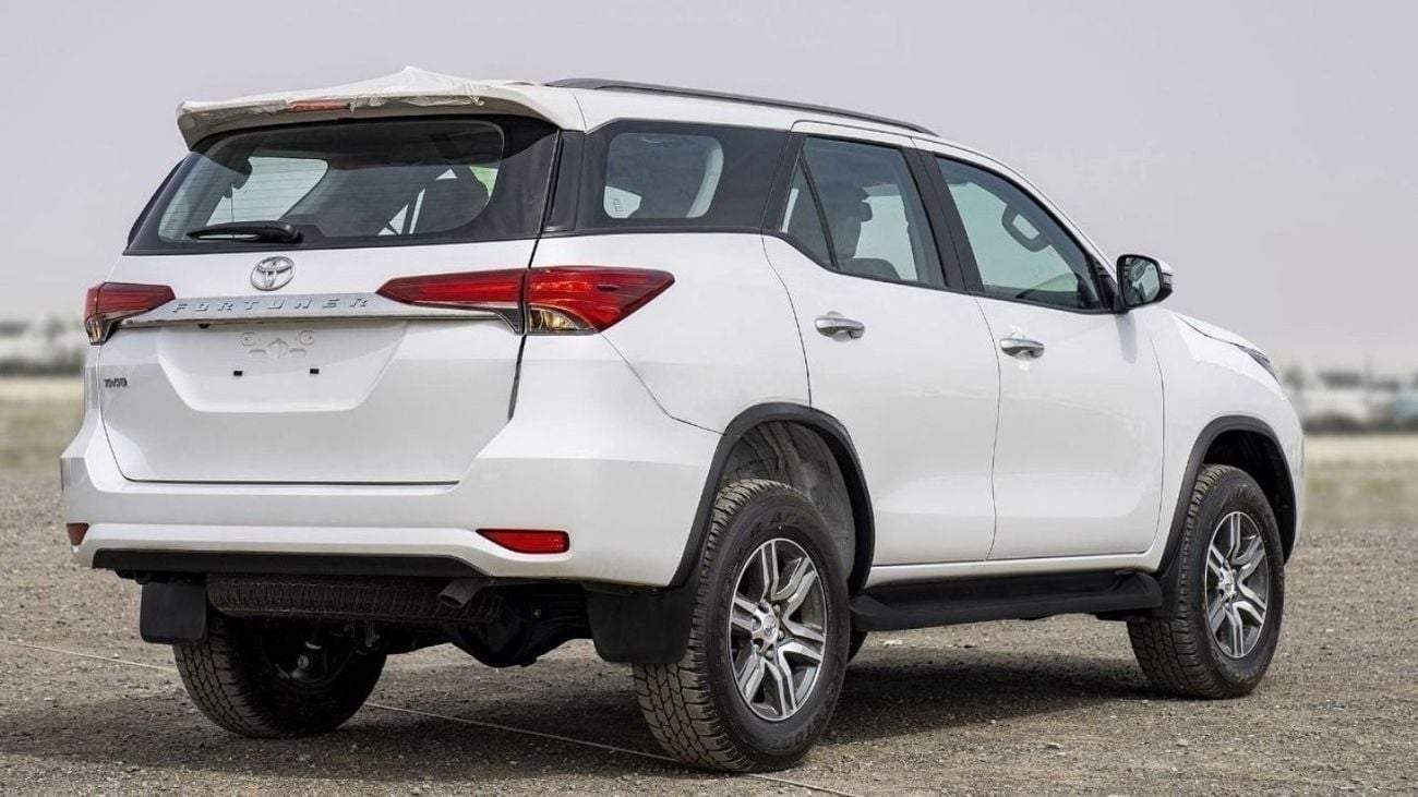Toyota Fortuner 2.4 л 2025 г. Белый