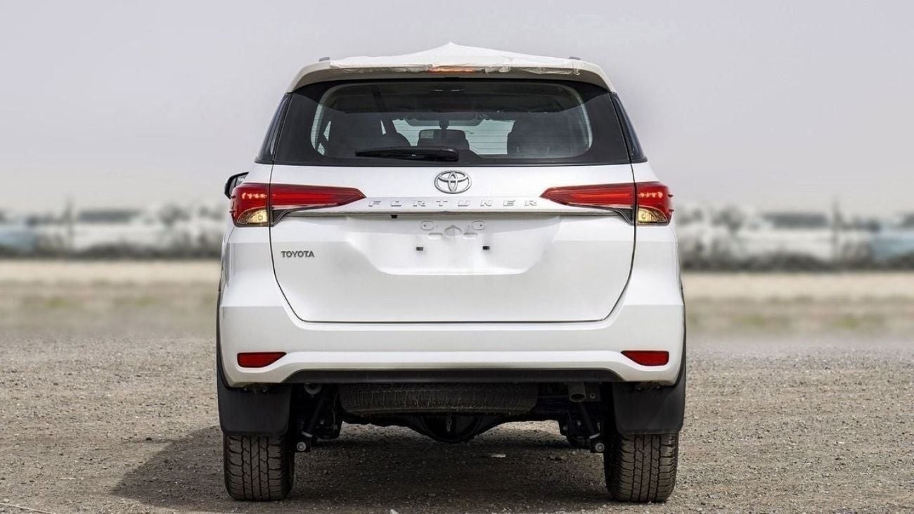 Toyota Fortuner 2.4 л 2025 г. Белый