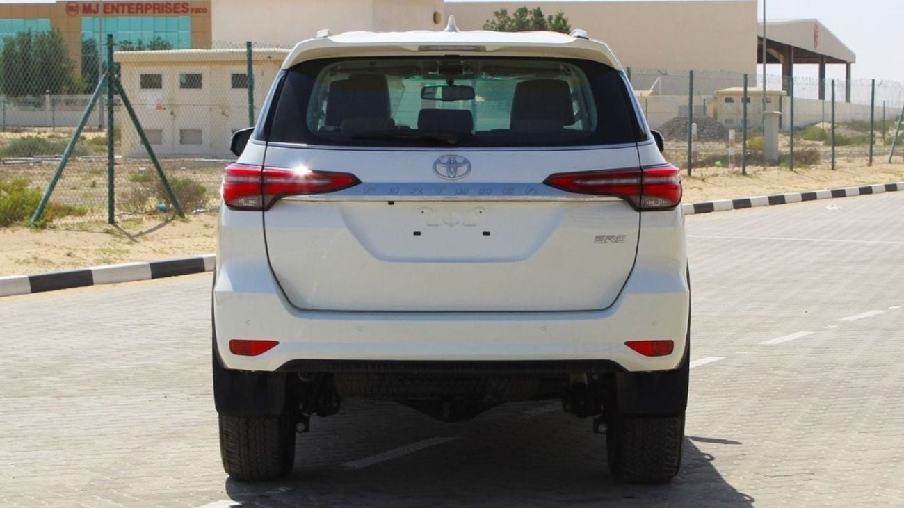 Toyota Fortuner 2.4 л 2024 г. Белый