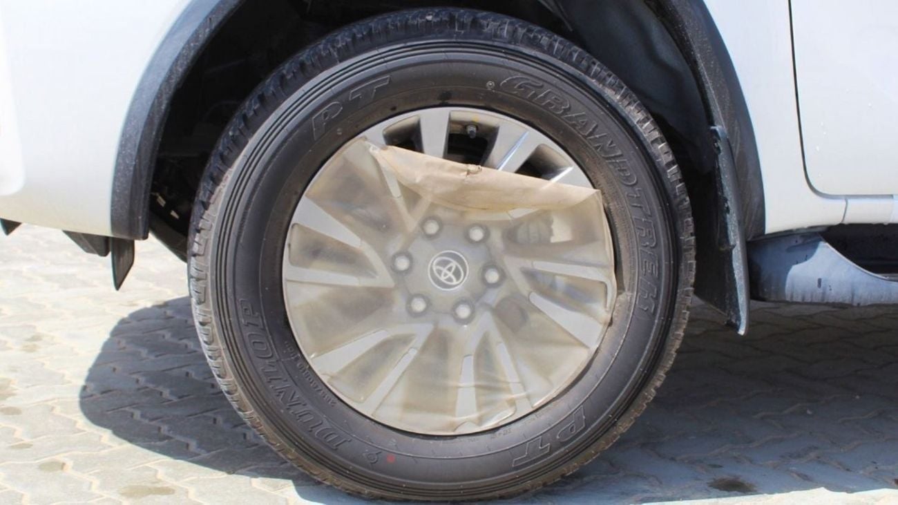 Toyota Fortuner 2.4 л 2024 г. Белый