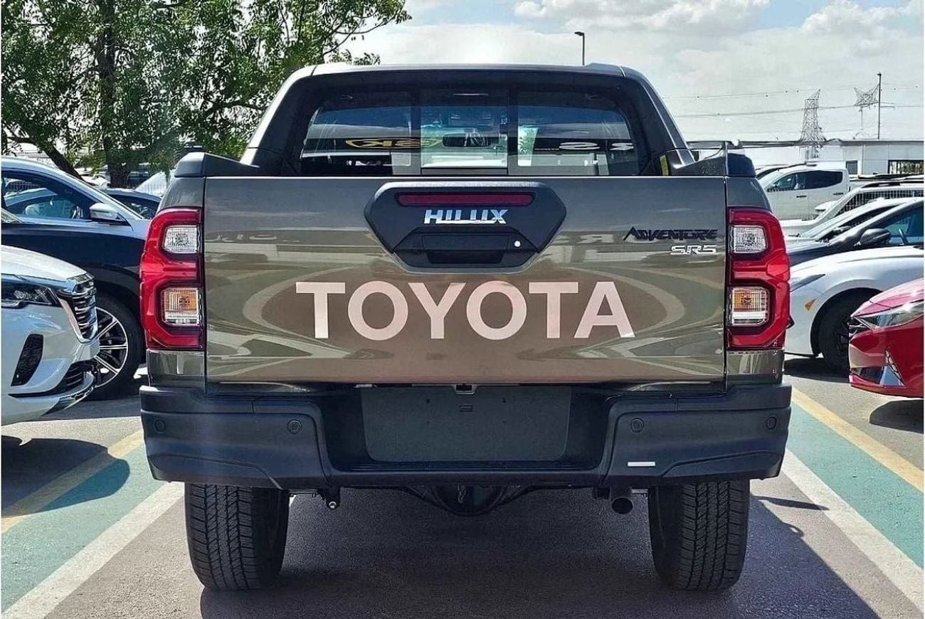 Toyota Hilux 2.8 л 2024 г. Зелёный