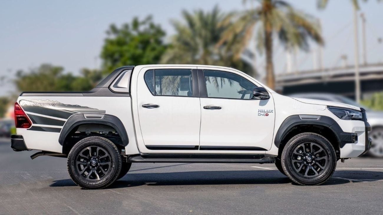 Toyota Hilux 2.8 л 2025 г. Белый