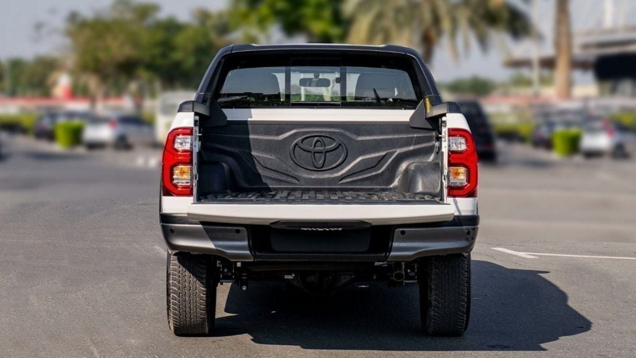 Toyota Hilux 2.8 л 2025 г. Белый
