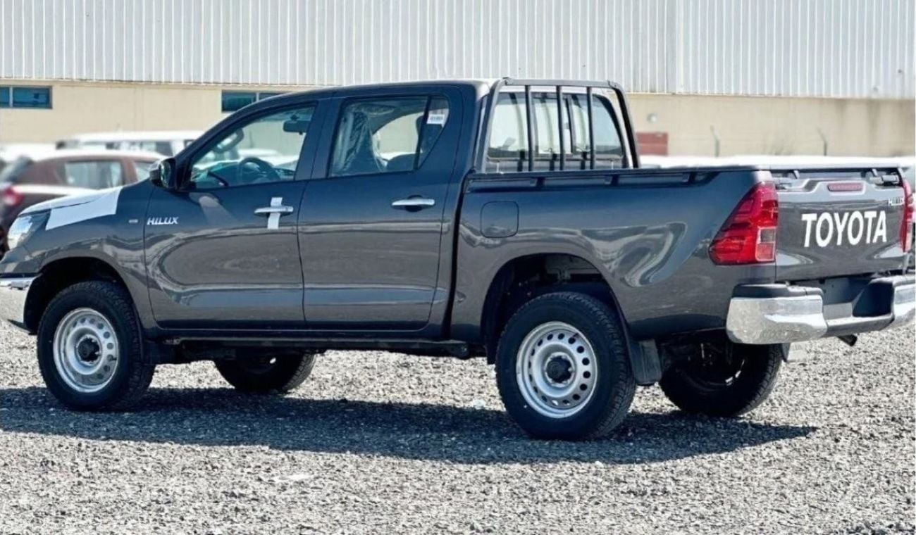 Toyota Hilux 2.4 л 2024 г. Серый