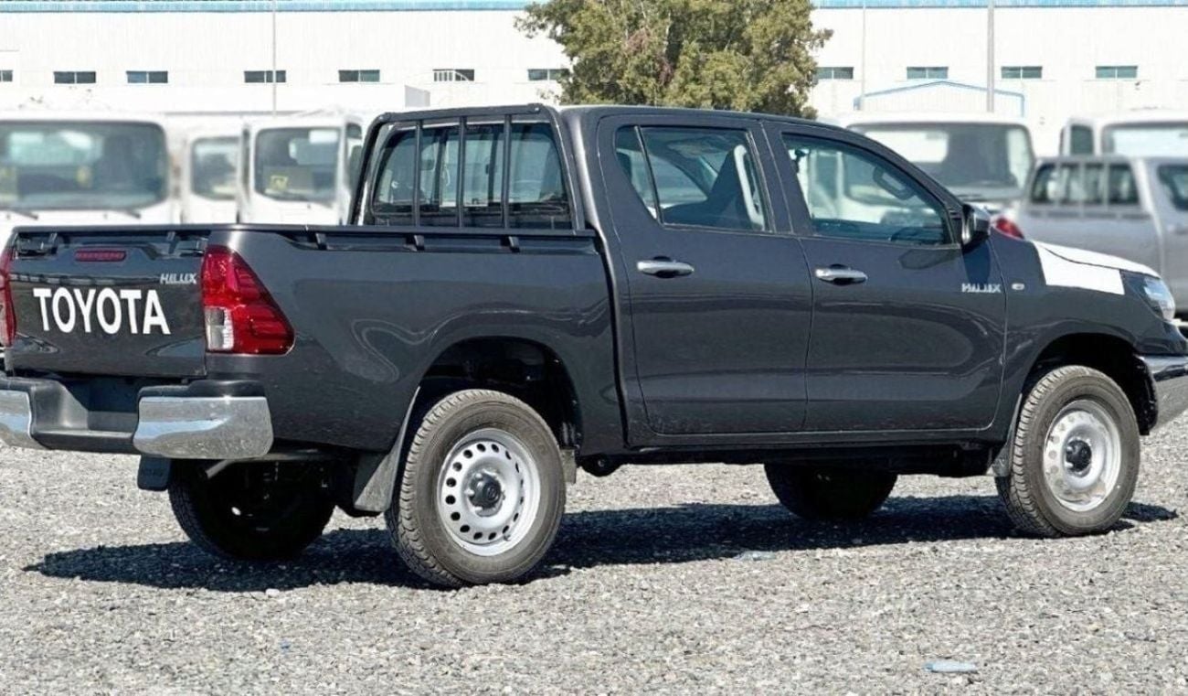 Toyota Hilux 2.4 л 2024 г. Серый