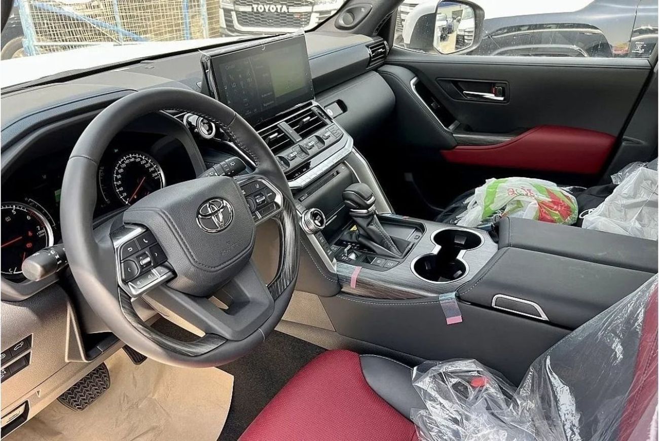 Toyota Land Cruiser 3.5 л 2025 г. Серебристый