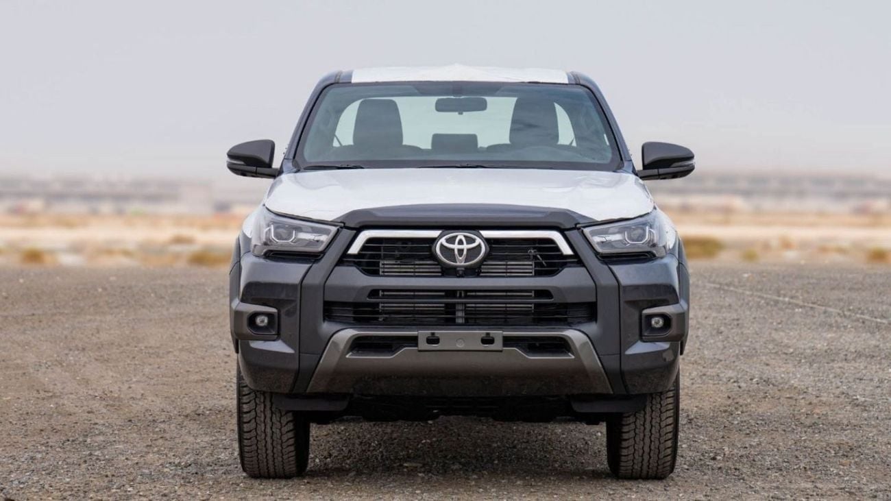 Toyota Hilux 2.8 л 2026 г. Серый